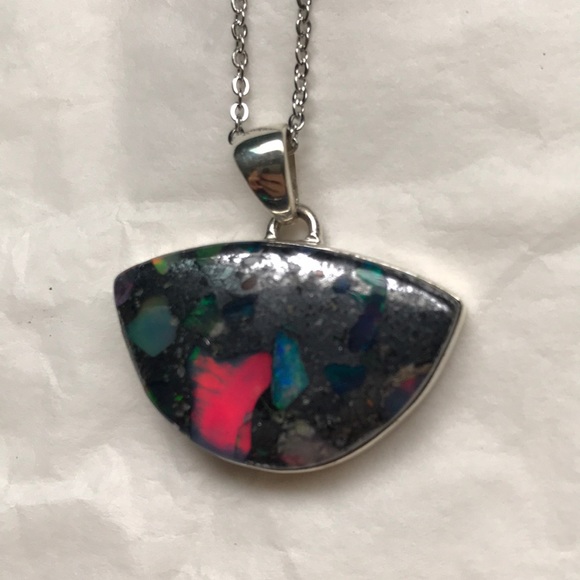 Ethiopian Fire Opal in Hematite matrix pendant - Picture 3 of 8